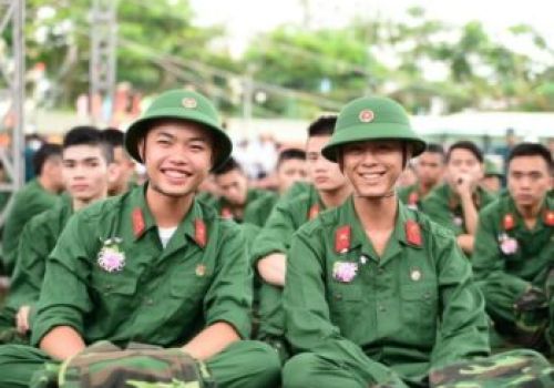 Bị cận có được miễn nghĩa vụ quân sự hay không?